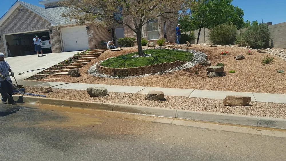 Affordable lawn care service experts serving Albuquerque, NM - Roberts Tree Service