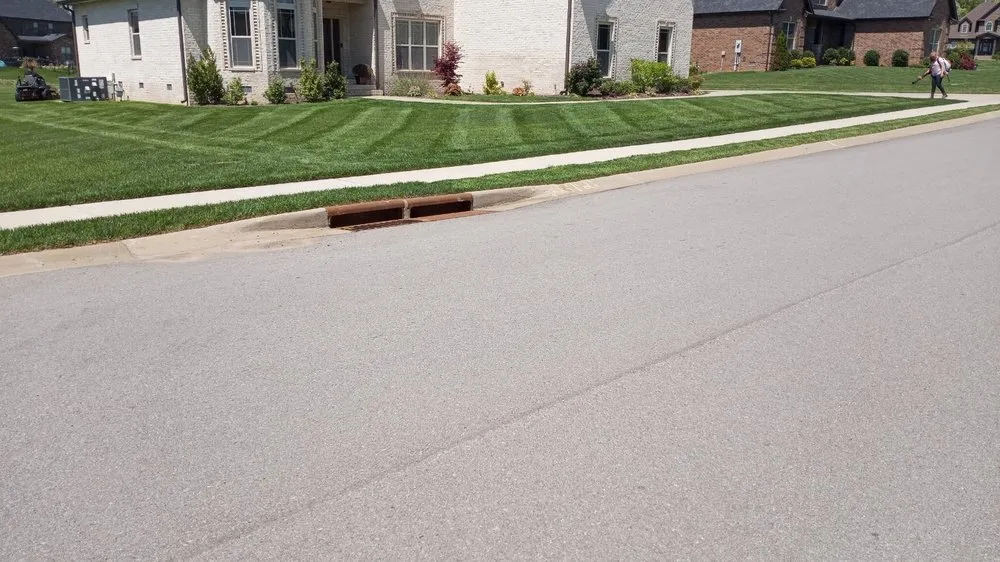 Expert lawn mowing service in Clarksville, TN by Robertson Lawns and Renovations