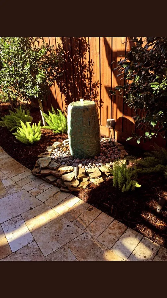 Top-rated garden landscaping for year-round maintenance in Lafayette, LA by Robin's Landscaping & Irrigation