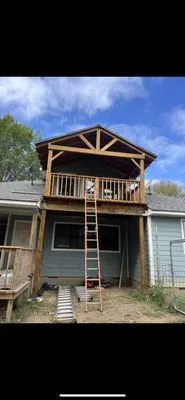 Robinson Construction and Landscaping Logo