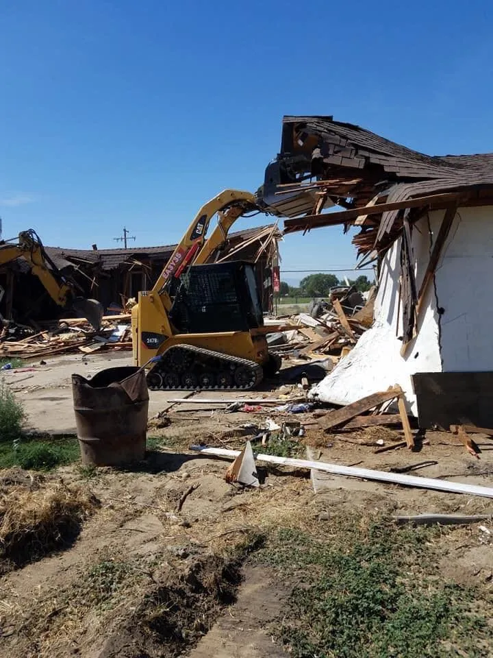 Reliable lawn mowing service in Bakersfield, CA - Robinson Construction Services