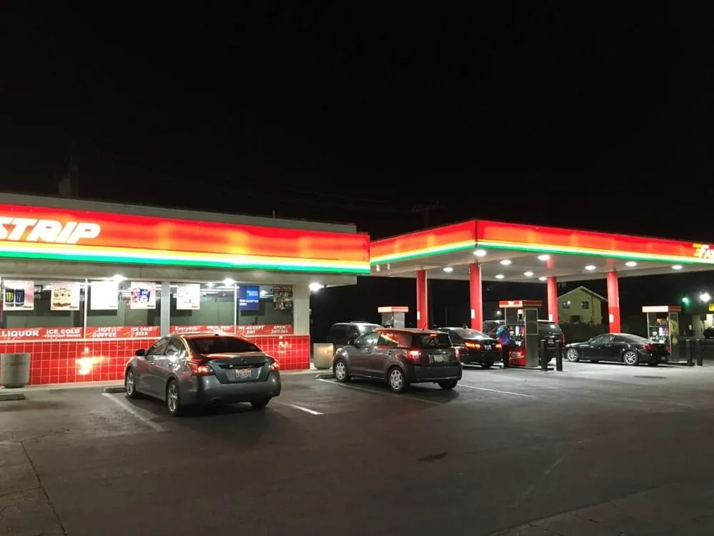 Affordable residential landscaping experts serving Bakersfield, CA - Robinson Construction Services