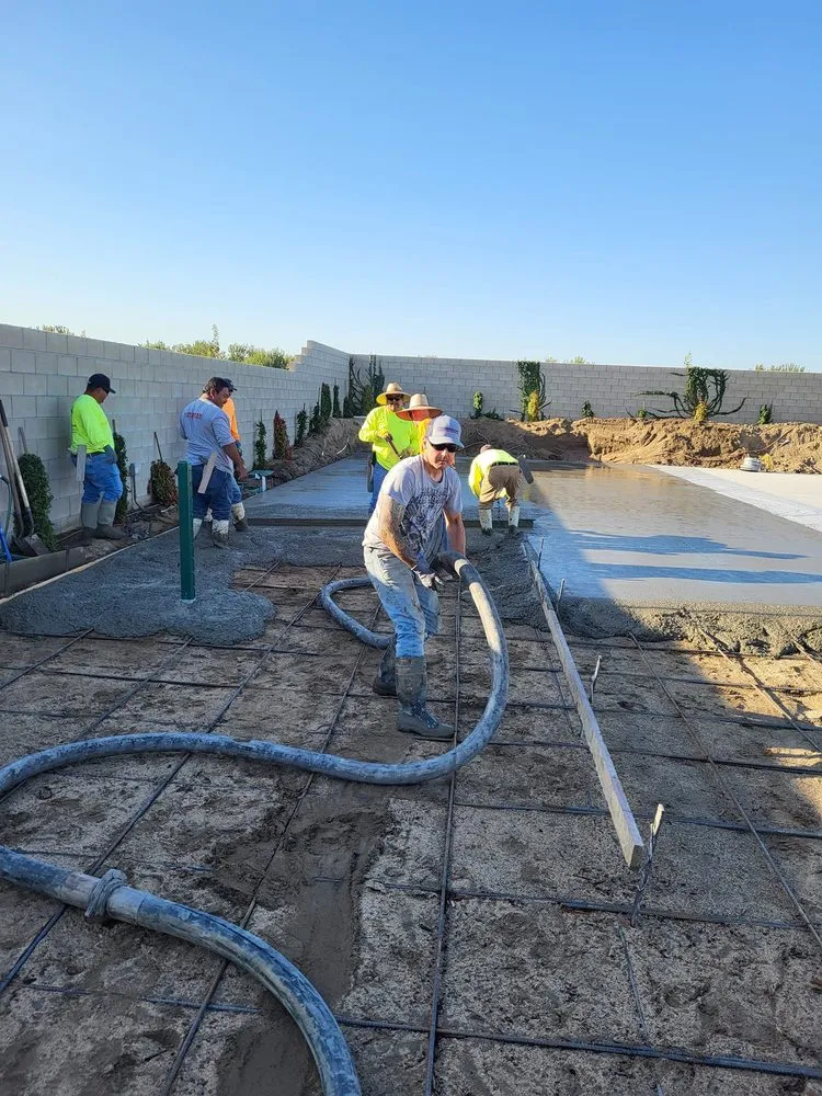 Local yard maintenance experts serving Bakersfield, CA - Robinson Construction Services