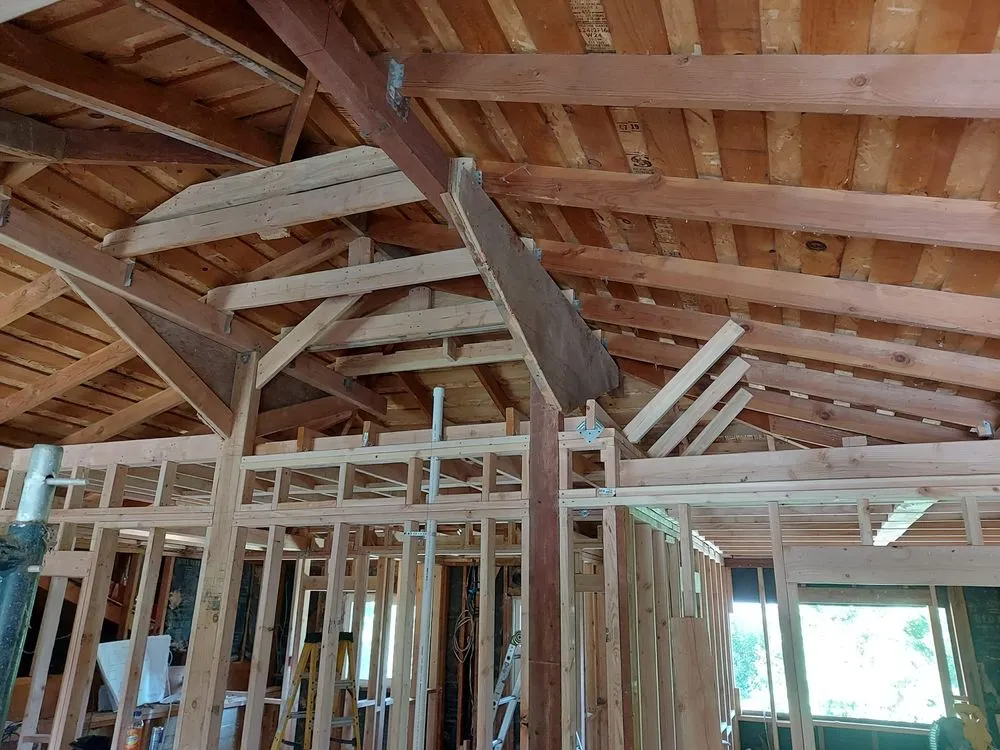 Top-rated yard cleanup service experts serving Bakersfield, CA - Robinson Construction Services