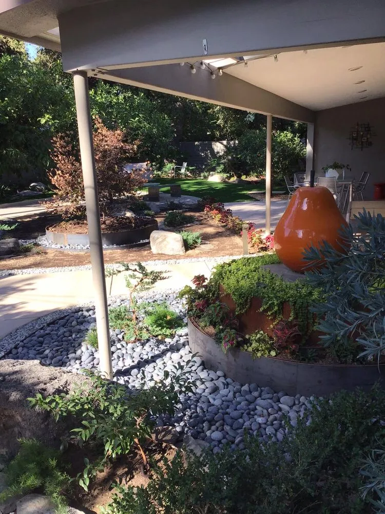 Reliable garden landscaping for year-round maintenance in Bakersfield, CA by Robinson Construction Services