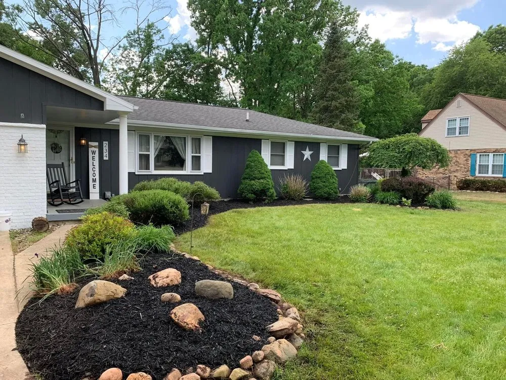 Professional outdoor landscaping experts serving Battle Creek, MI - Robinson Lawn & Landscape