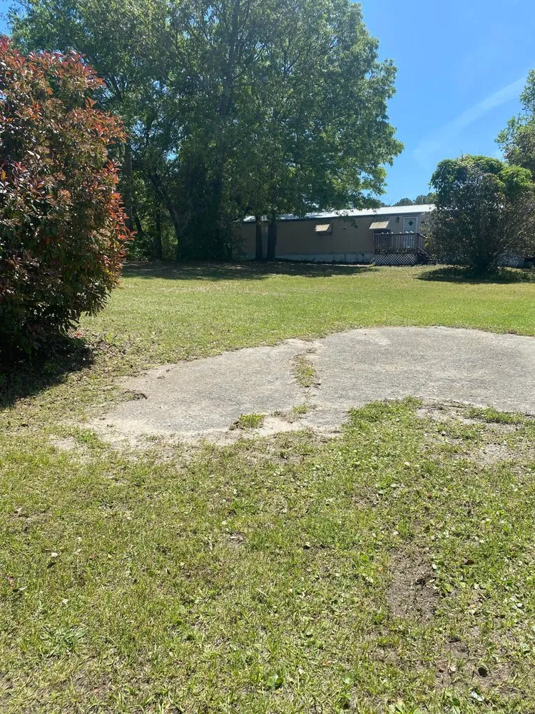 Professional lawn mowing service in Supply, NC - Robinson Lawn Care & Landscaping