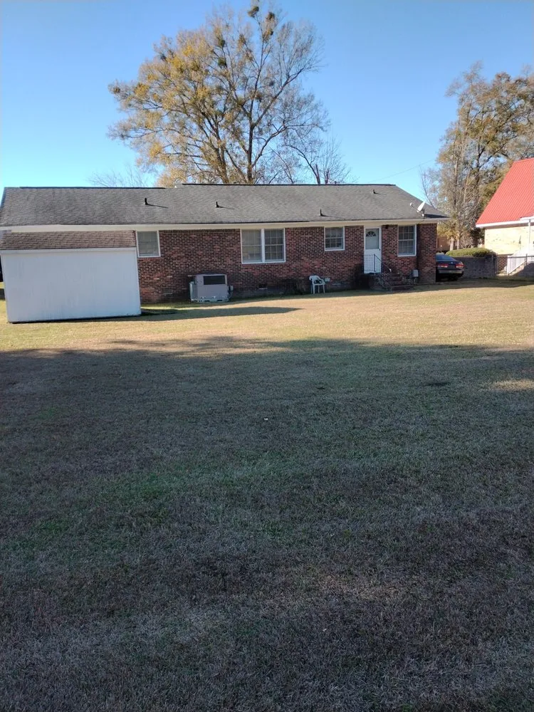 Reliable yard maintenance with custom design in Orangeburg, SC by Robinson Lawn Service