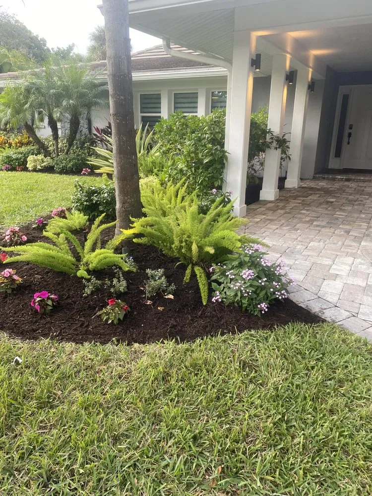 Reliable garden landscaping for year-round maintenance in Sarasota, FL by Robinson lawn services landscaping