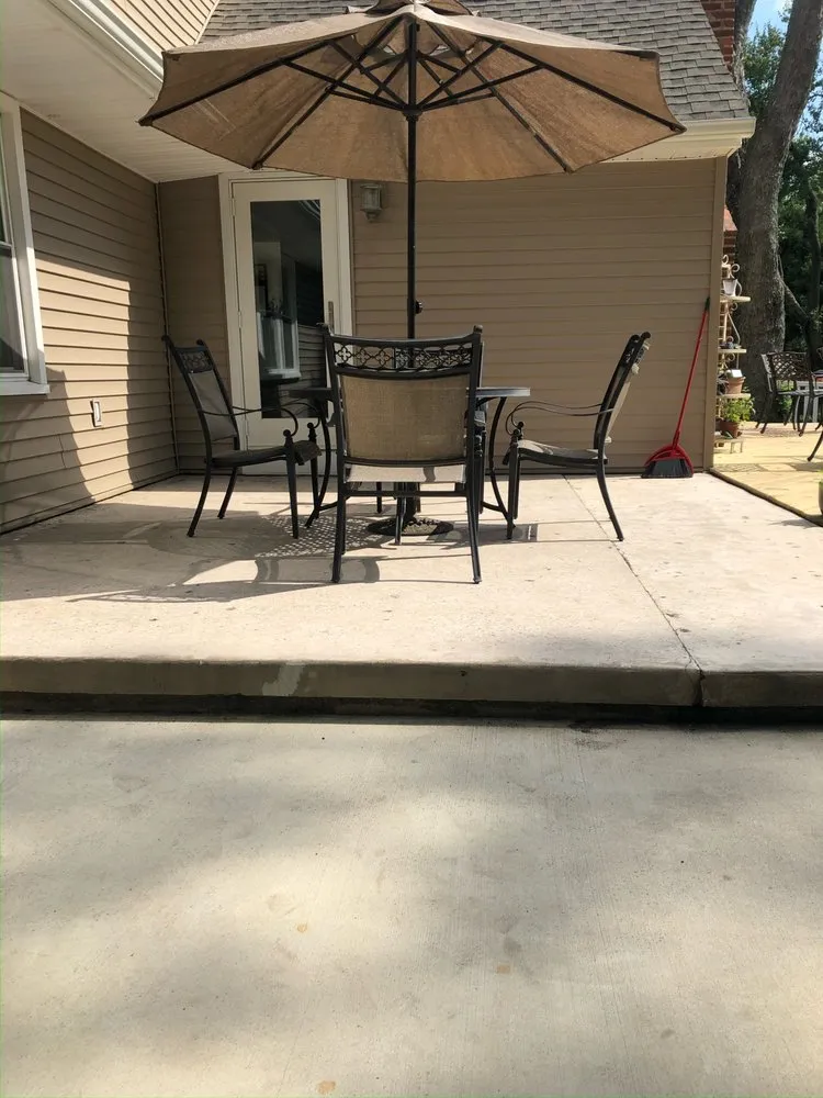 Reliable lawn mowing service experts serving Berlin, NJ - Robinsons Landscaping and Home Improvement