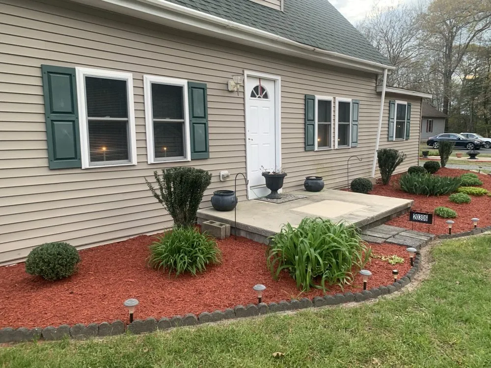 Reliable landscaping services for year-round maintenance in Lewes, DE by Roblero Hardscaping