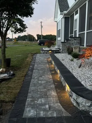 Roblero Hardscaping