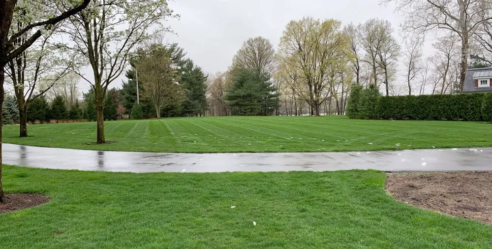 Local garden landscaping in Worthington, OH by Robles Landscape & Property services