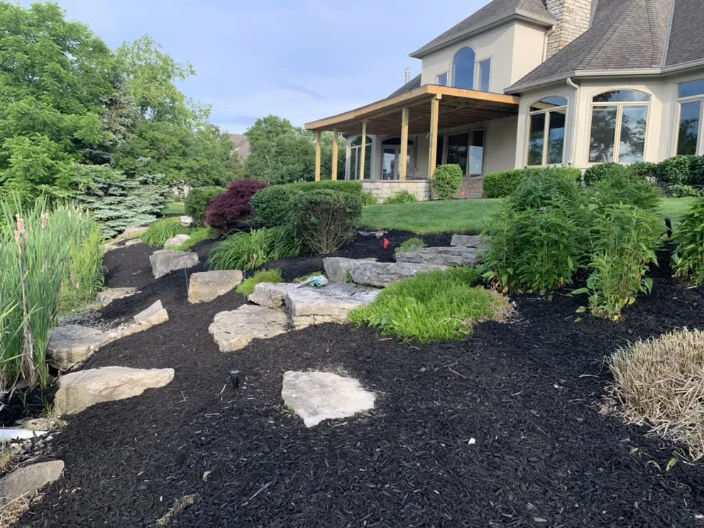 Expert lawn mowing service experts serving Worthington, OH - Robles Landscape & Property services