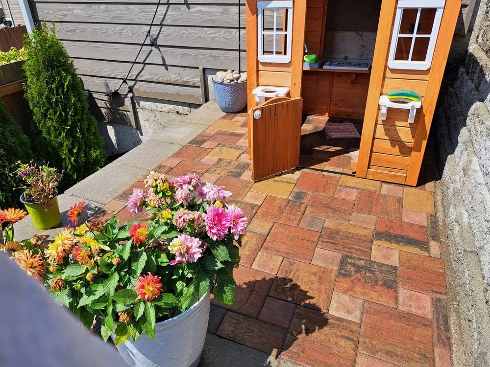Local residential landscaping in Lake Stevens, WA by Robles Landscaping and Construction