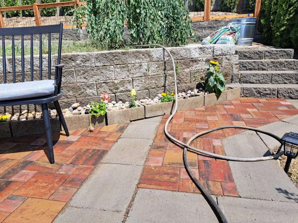 Top-rated outdoor landscaping experts serving Lake Stevens, WA - Robles Landscaping and Construction