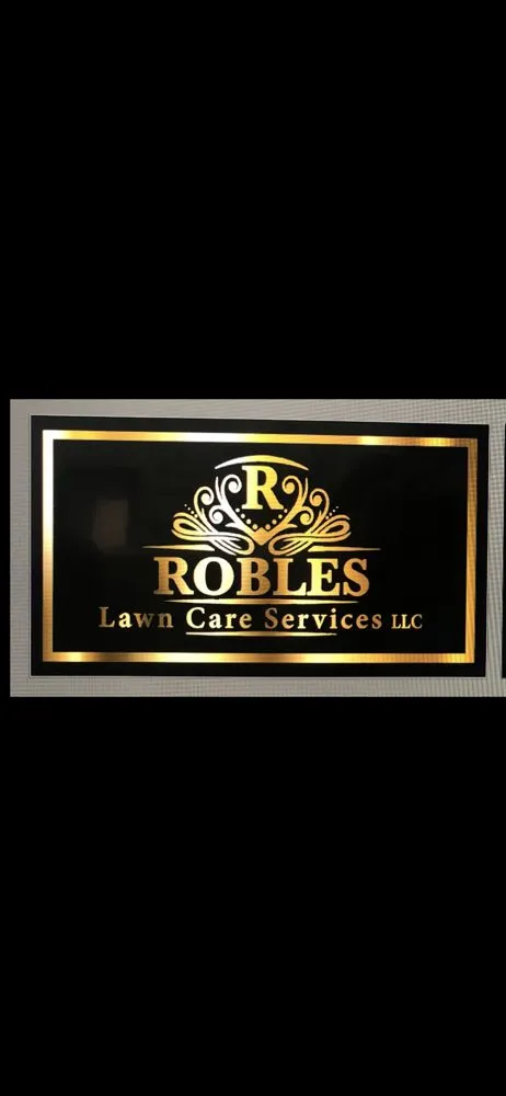 Affordable yard maintenance in Metairie, LA by Robles Lawn Care Services