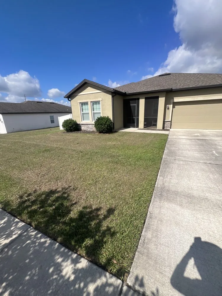 Affordable lawn mowing service in Ocala, FL - Robles Lawn Company