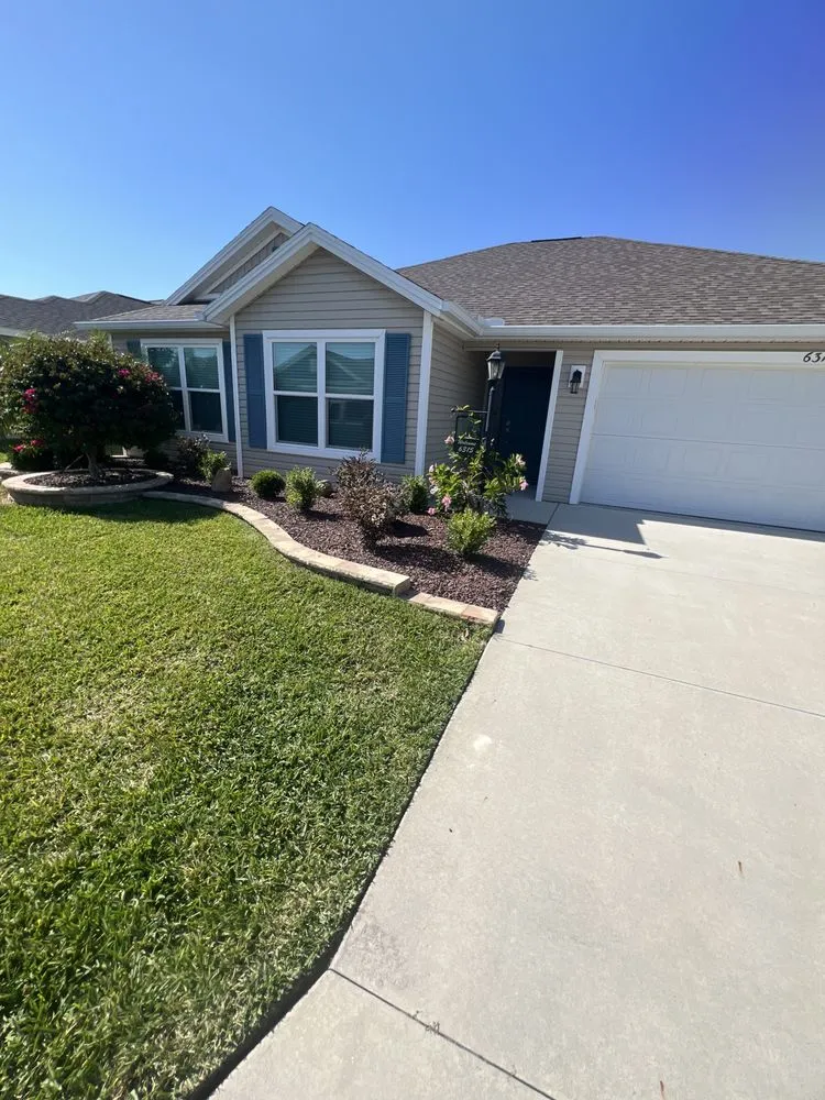 Reliable lawn care service with custom design across Ocala, FL - Robles Lawn Company