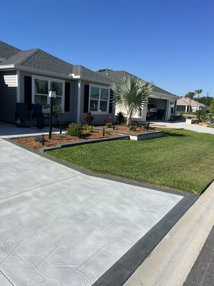 Professional lawn mowing service experts serving Ocala, FL - Robles Lawn Company