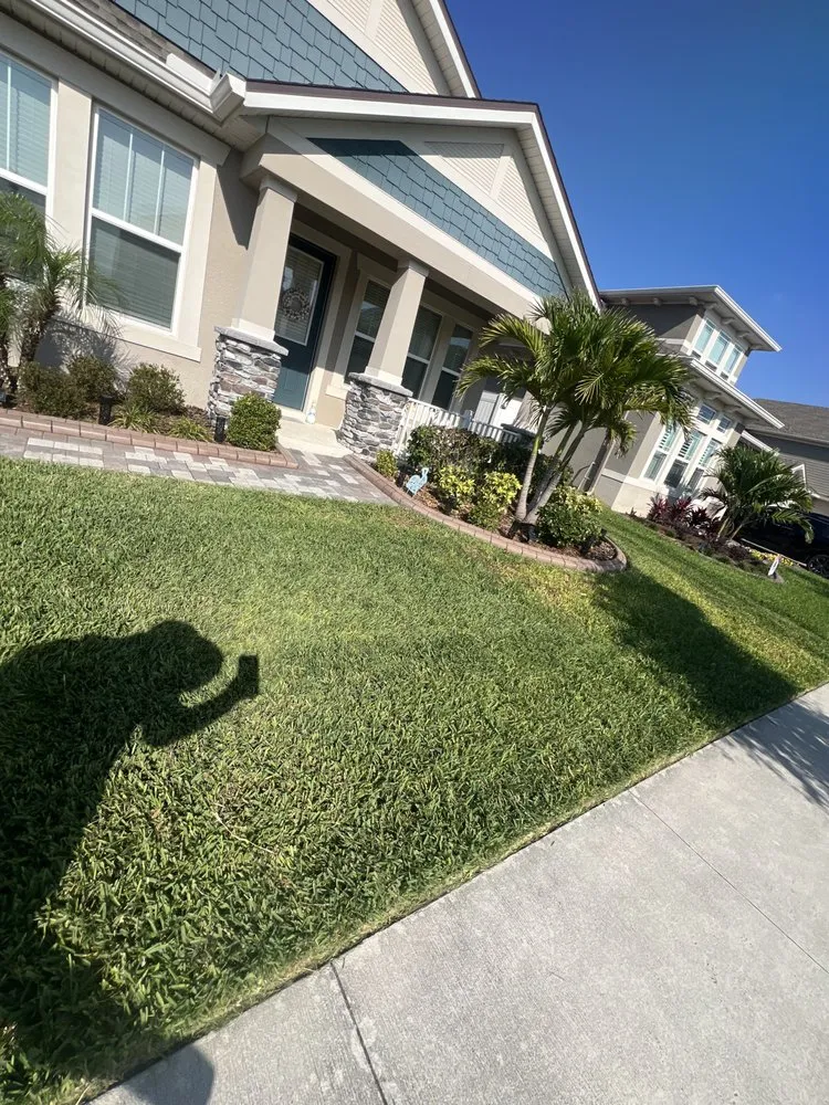 Affordable garden landscaping experts serving Ocala, FL - Robles Lawn Company