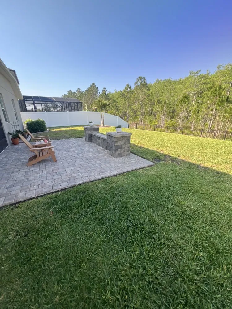 Custom yard maintenance near you in Ocala, FL by Robles Lawn Company