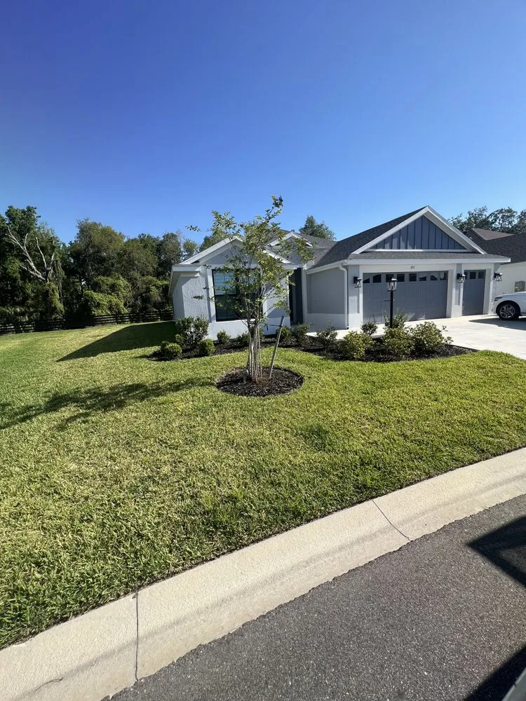 Top-rated garden landscaping in Ocala, FL by Robles Lawn Company