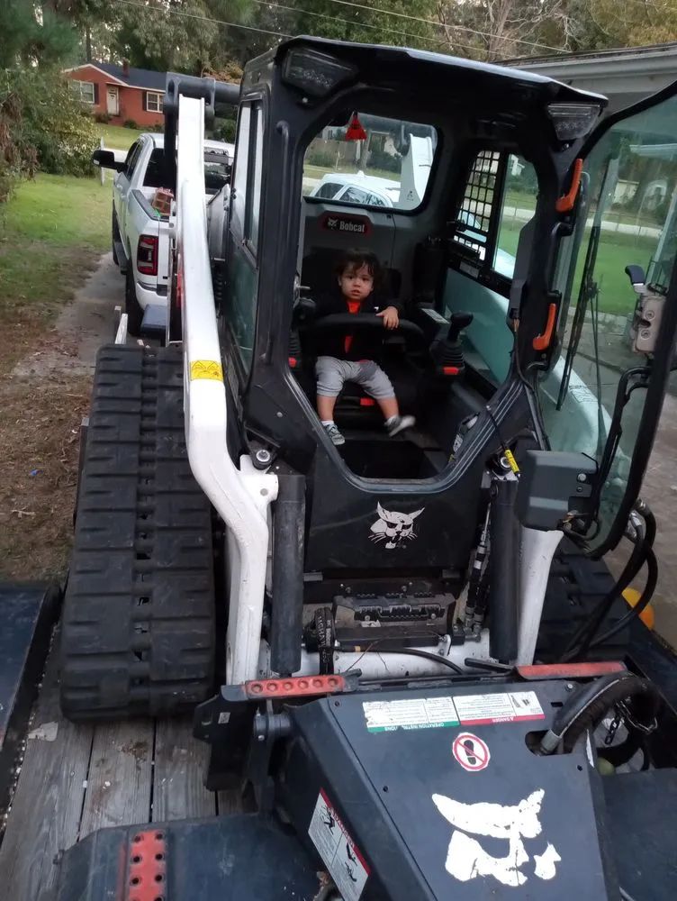 Local landscaping services experts serving Fayetteville, NC - Robnsons Lawn and Irrigation Services