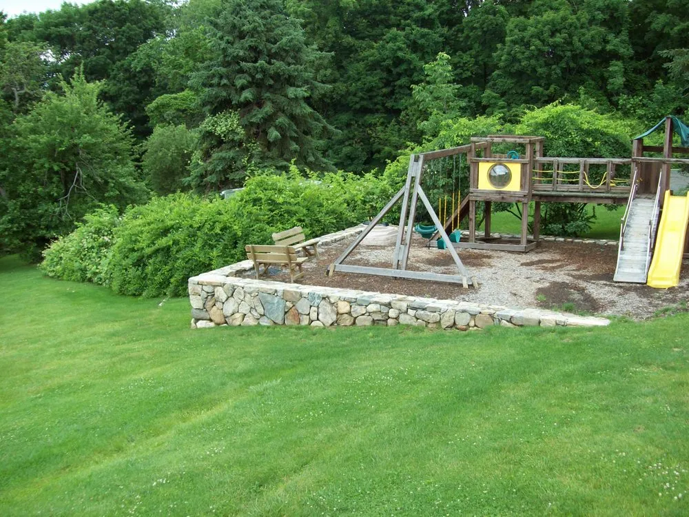 Professional residential landscaping experts serving Danbury, CT - Rob's Lawn and Landscaping