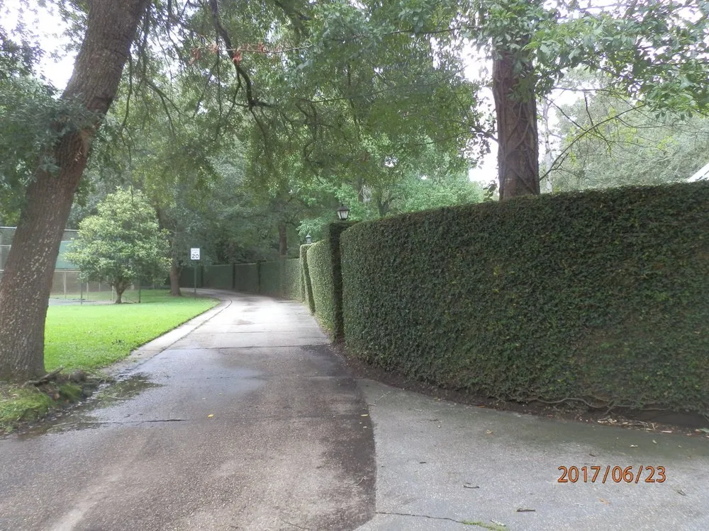 Expert yard maintenance in GULFPORT, MS by Robs Lawn Care