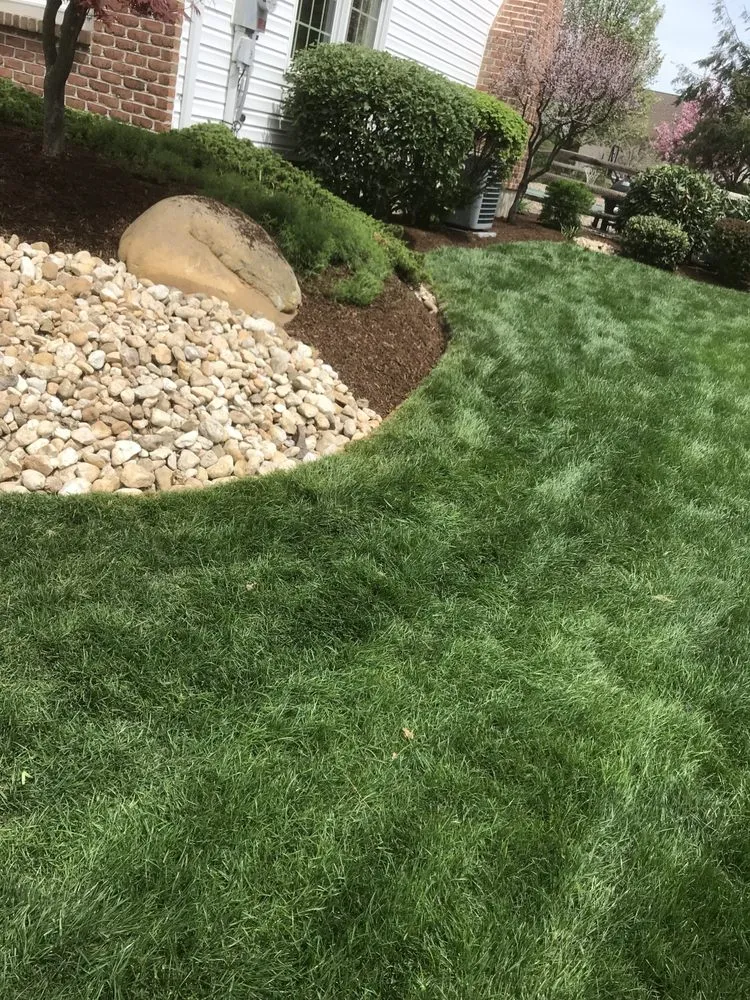Custom landscaping services experts serving Bethlehem, PA - Rob's Lawn Stars