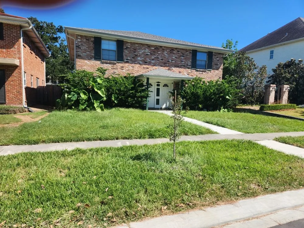 Expert lawn mowing service in New Orleans, LA by Robs Lawncare Service