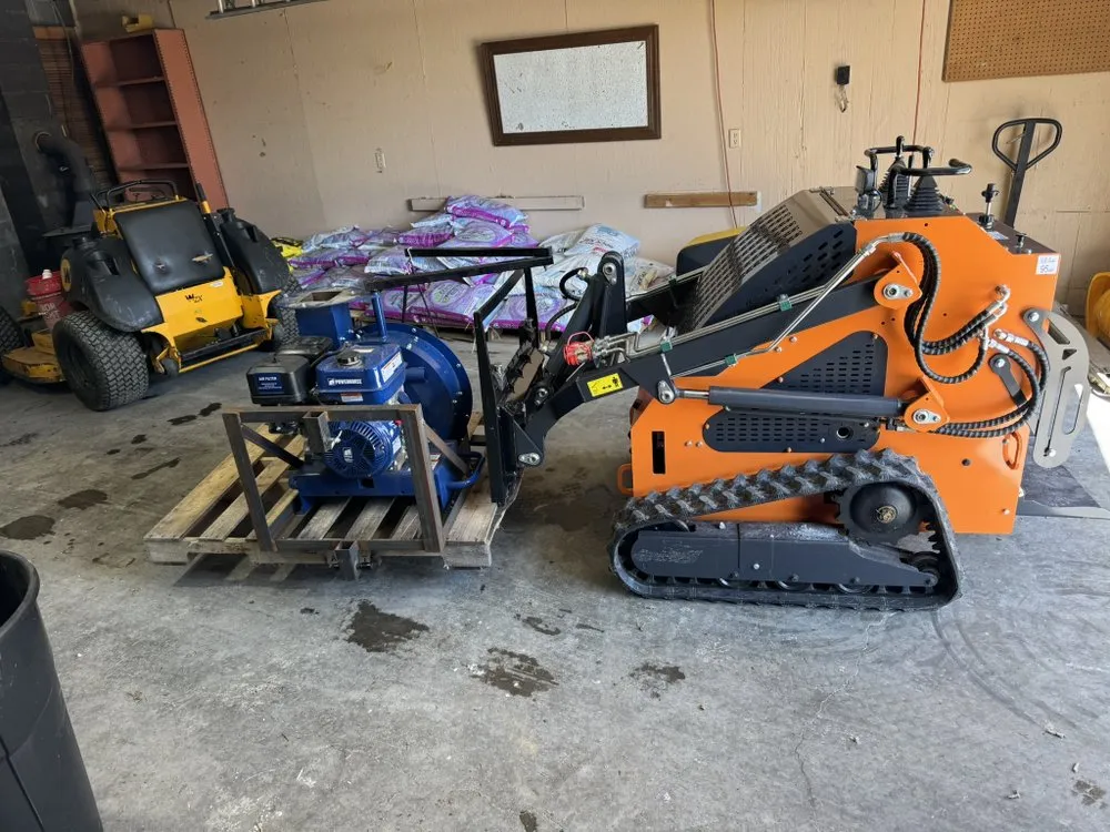 Custom outdoor landscaping experts serving Louisville, KY - Rob's Services