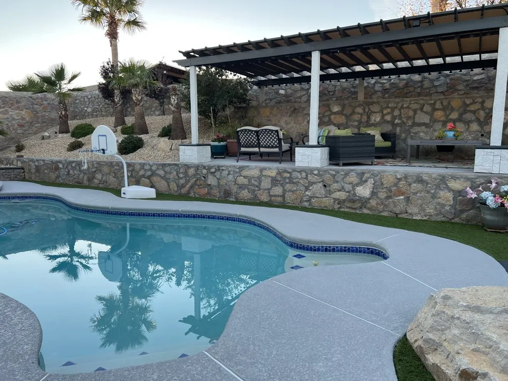 Custom lawn mowing service experts serving El Paso, TX - Robsans Construction