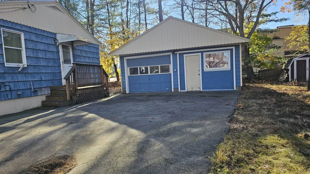 Local lawn care service near you across Topsham, ME - Roby and Tosa Landscaping