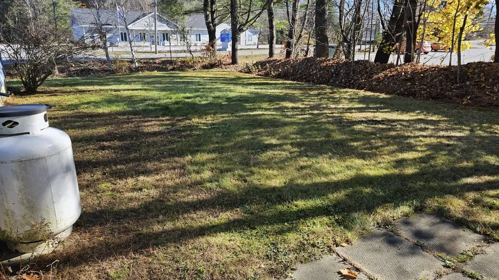 Custom lawn mowing service experts serving Topsham, ME - Roby and Tosa Landscaping