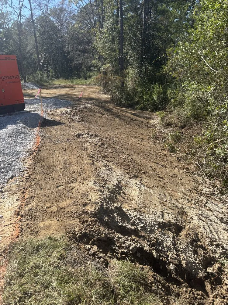 Reliable yard cleanup service experts serving Fort Walton Beach, FL - Rochas Hardscaping & Exterior