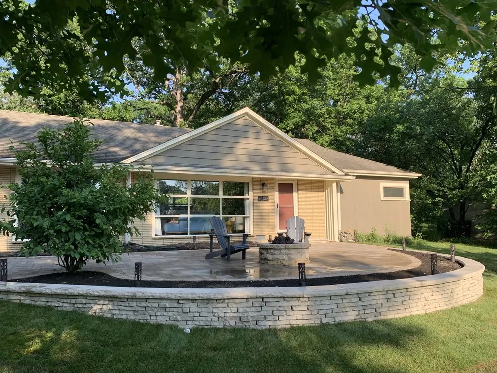 Top-rated yard cleanup service in Chicago, IL - Roche Landscaping