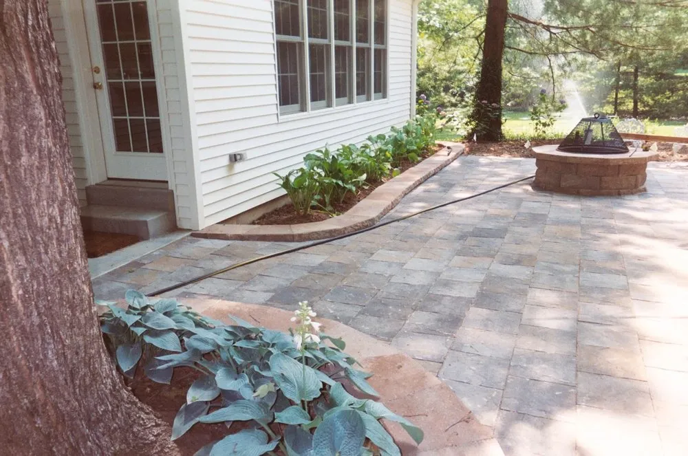 Affordable garden landscaping in Fenton, MO by Rock & Block