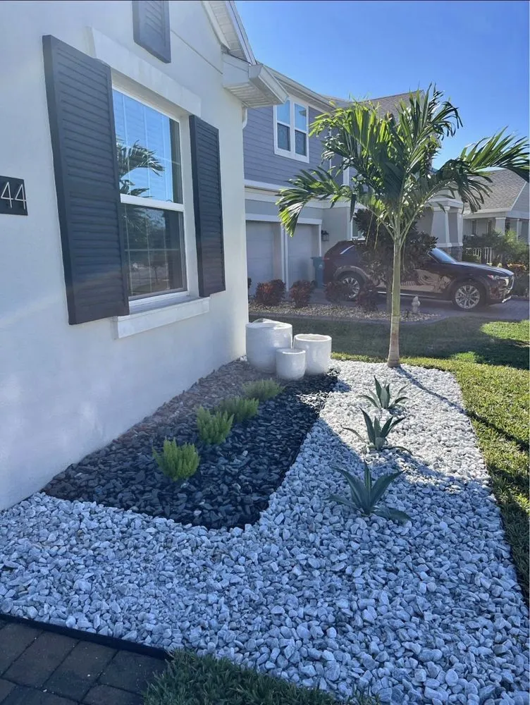 Custom outdoor landscaping experts serving St. Cloud, FL - Rock & Root Custom Landscaping