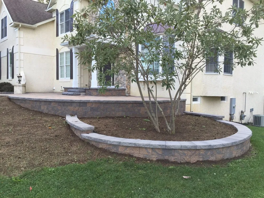 Top-rated lawn mowing service experts serving Newark, DE - Rock Diamond Paving