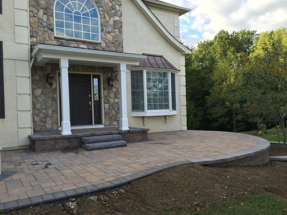 Expert lawn mowing service experts serving Newark, DE - Rock Diamond Paving