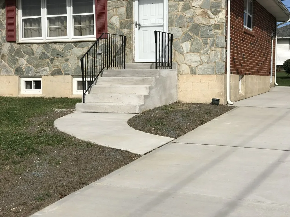 Local landscaping services with custom design in Newark, DE by Rock Diamond Paving