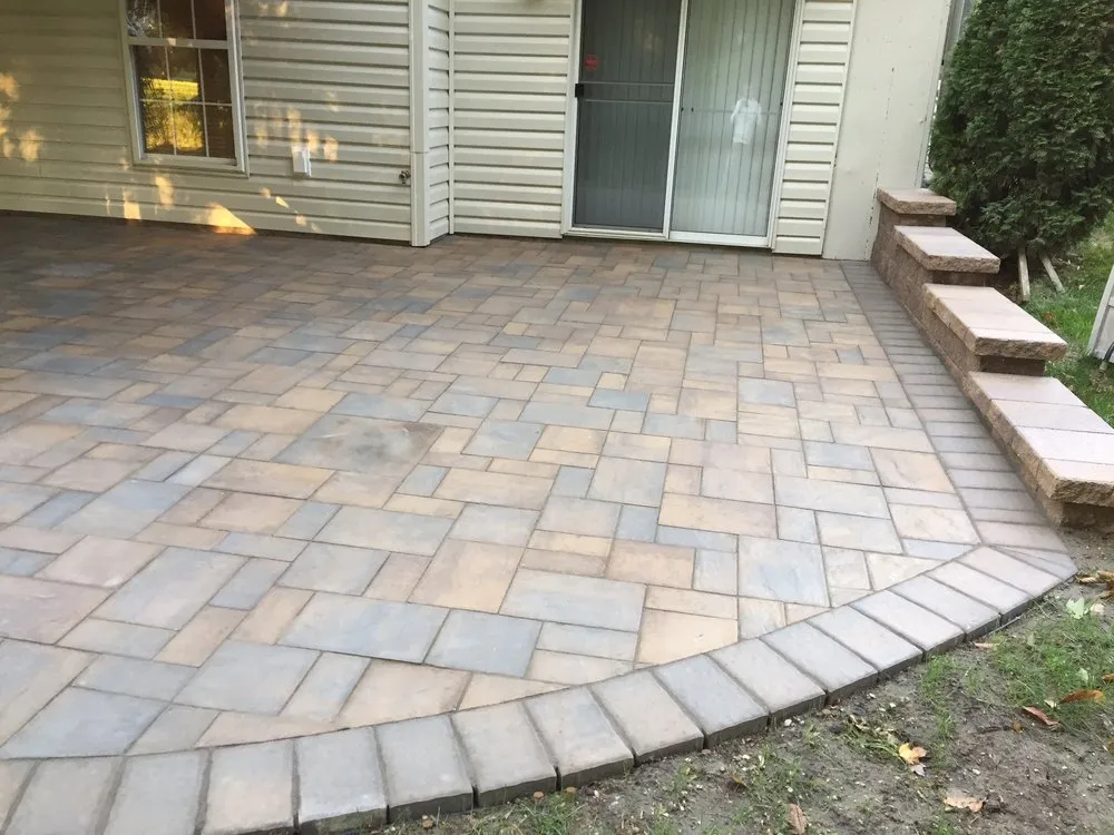 Custom yard maintenance for homes in Newark, DE by Rock Diamond Paving