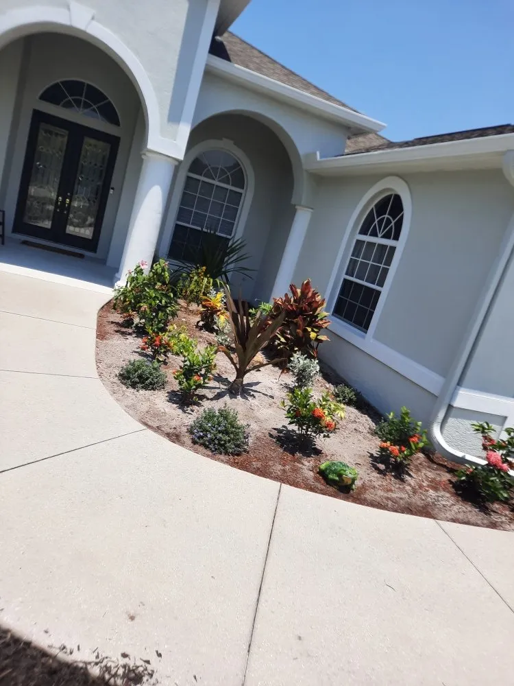 Top-rated outdoor landscaping in Palmetto, FL - Rock Solid Excavating and Sandstone Design