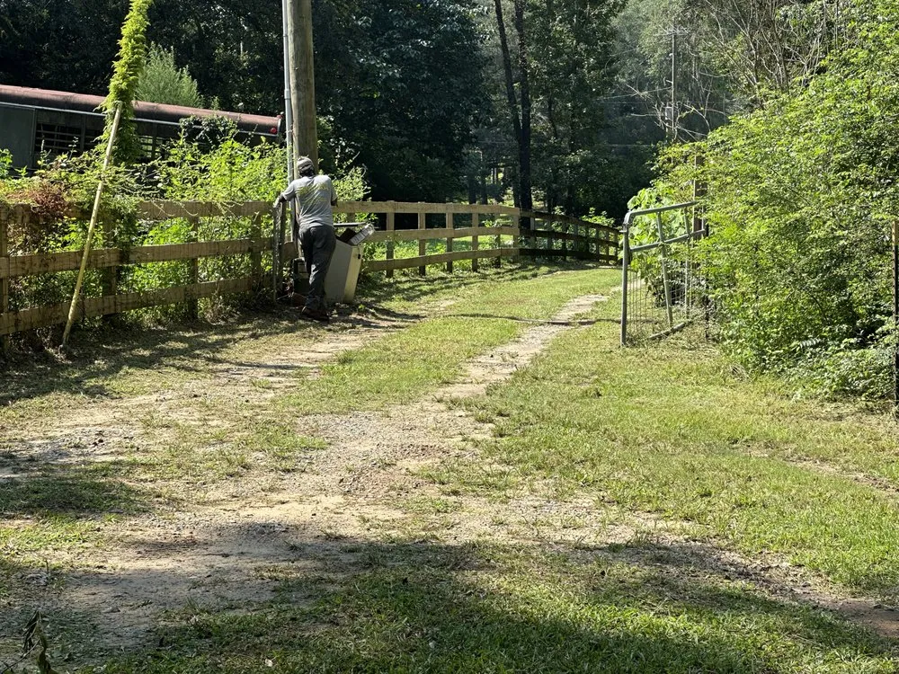 Affordable yard maintenance in Tallahassee, FL - RockBottom Lawn and Maintenance Services