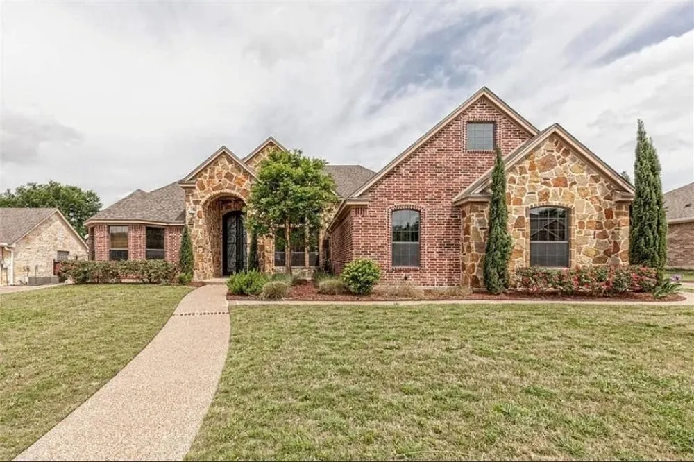 Professional lawn mowing service with custom design across Robinson, TX - Rocket Landscape & Design