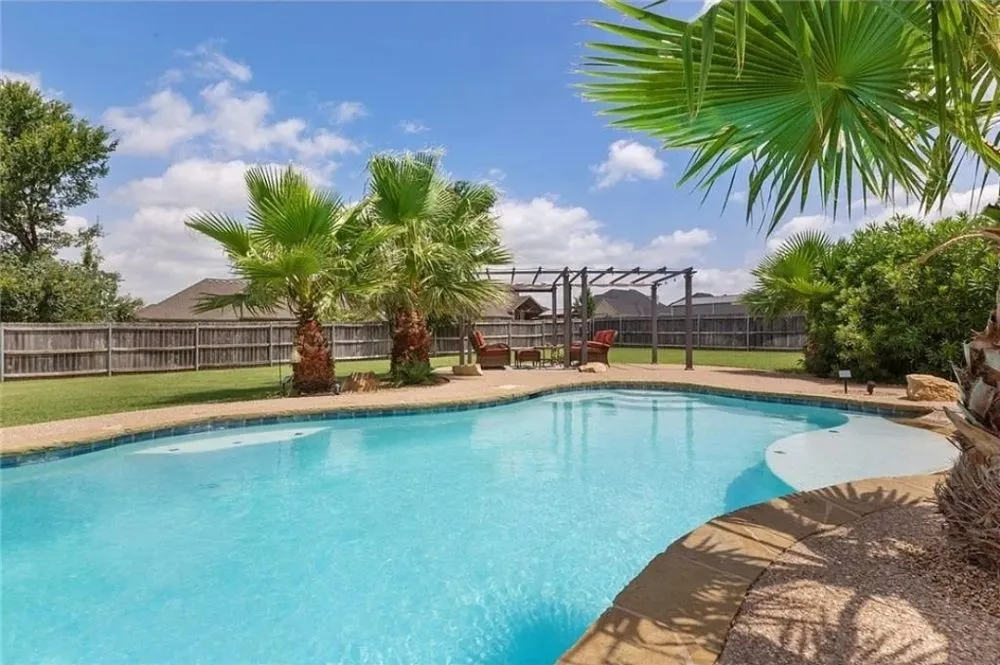 Professional lawn care service in Robinson, TX - Rocket Landscape & Design