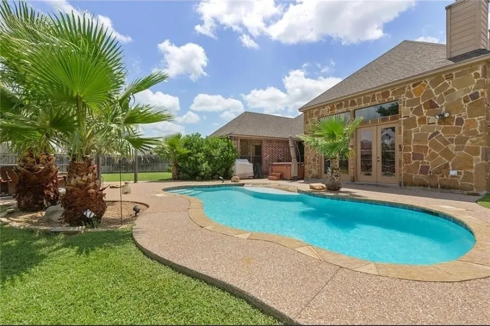 Expert yard maintenance experts serving Robinson, TX - Rocket Landscape & Design