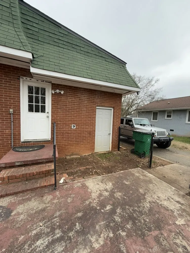 Affordable yard cleanup service in Charlotte, NC - Rocket Lawn Care